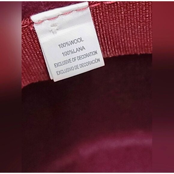 Vintage 100% Wool Fedora Hat With Black Ribbon Accent - Picture 9 of 9